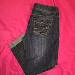 REFUGE dark denim jean capris size 6.